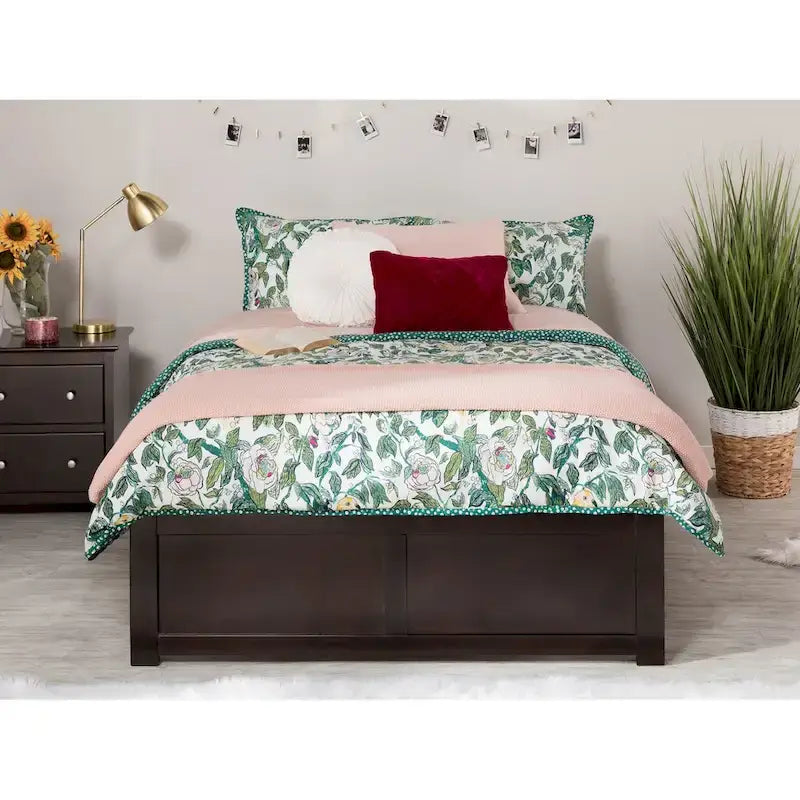 Cama King con plataforma y nido individual XL en nogal/blanco/espresso/gris, capacidad para 2 personas