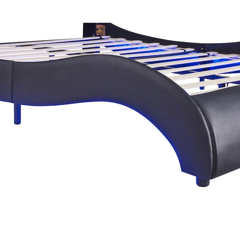 Cama de plataforma de cuero sintético tamaño matrimonial en blanco/negro con luces LED, para 2 personas